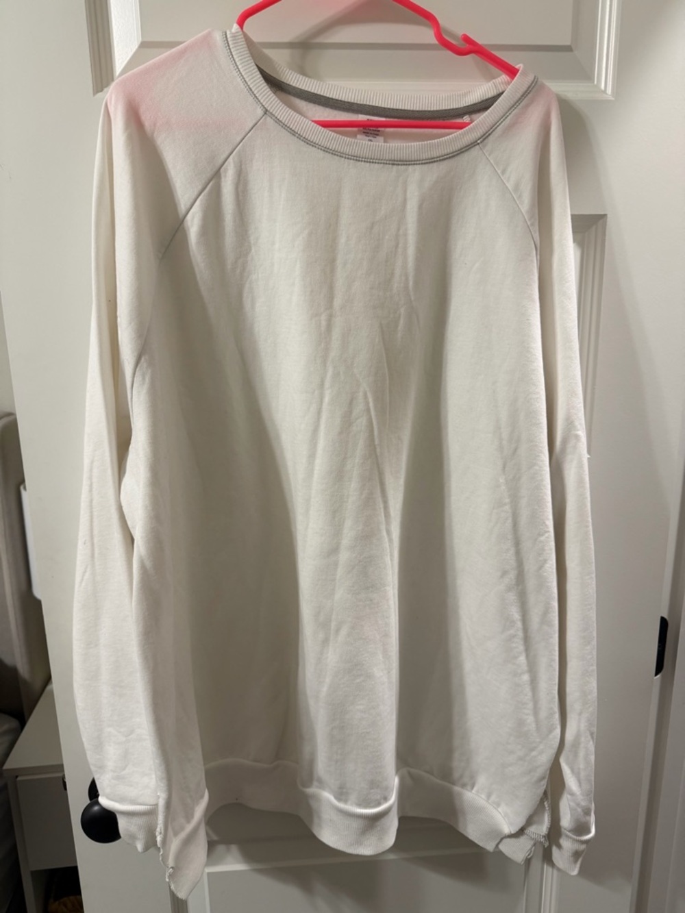 Gildan White Crewneck Sweatshirt